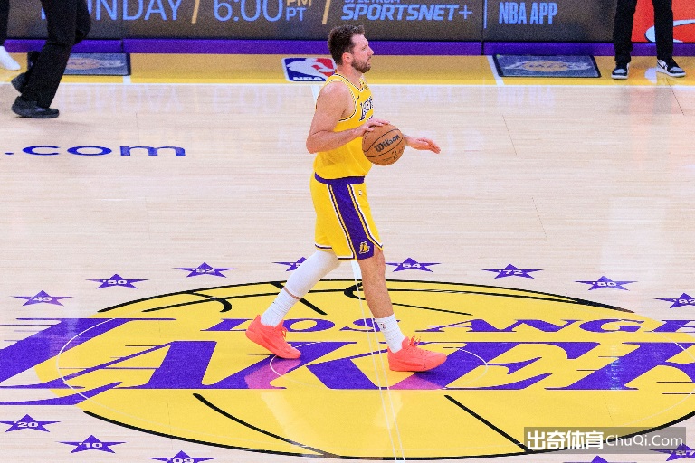 周六,英超赛事,利兹联对决,世界杯外围,赌球,下注技巧,赛事分析,赔率更新